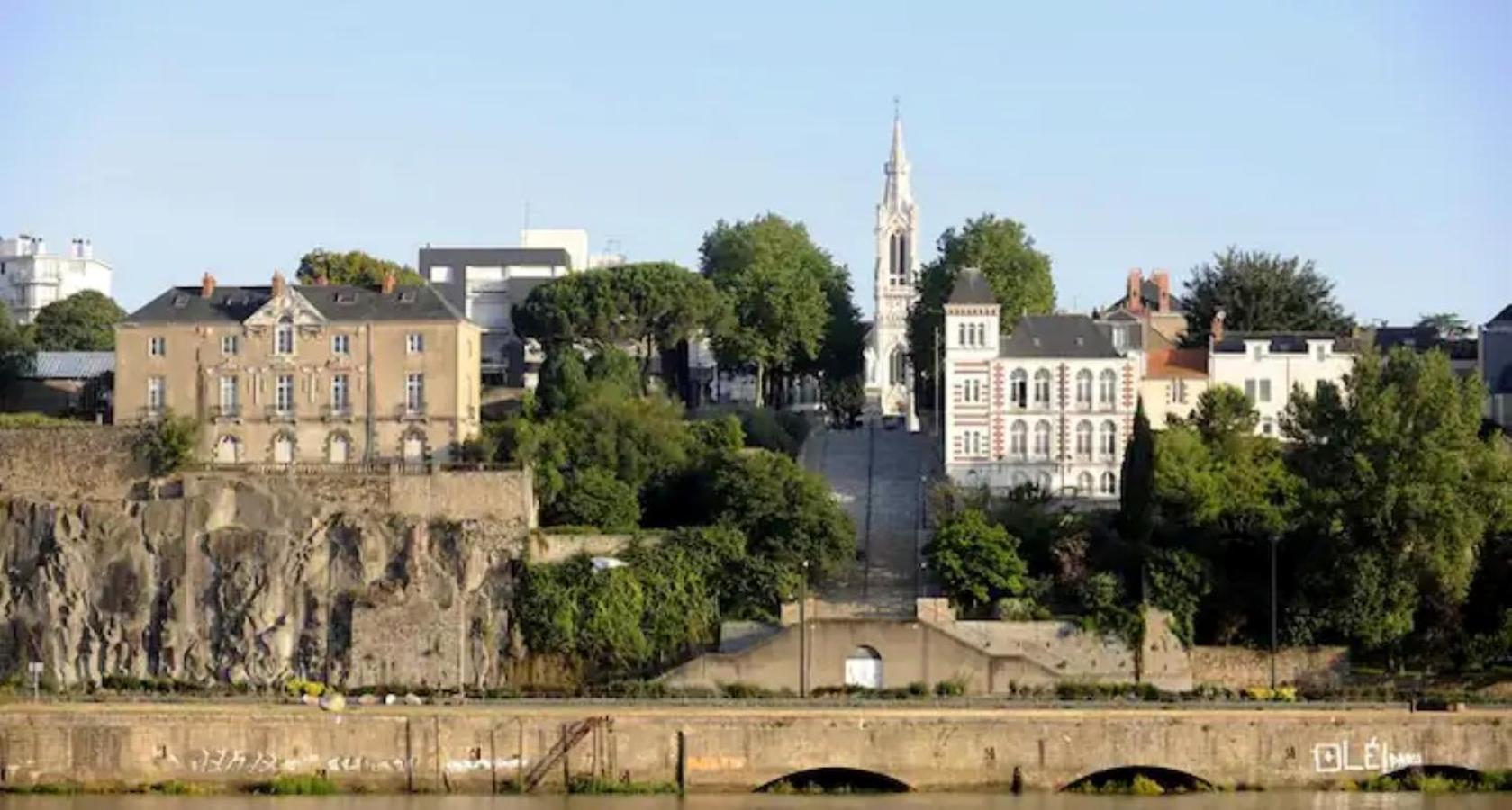 Le Nid Du Heron, Gite Urbain Avec Piscine Chauffee Villa Nantes Buitenkant foto